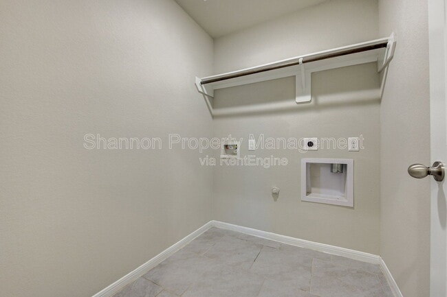 Building Photo - 8002 Carillon Way