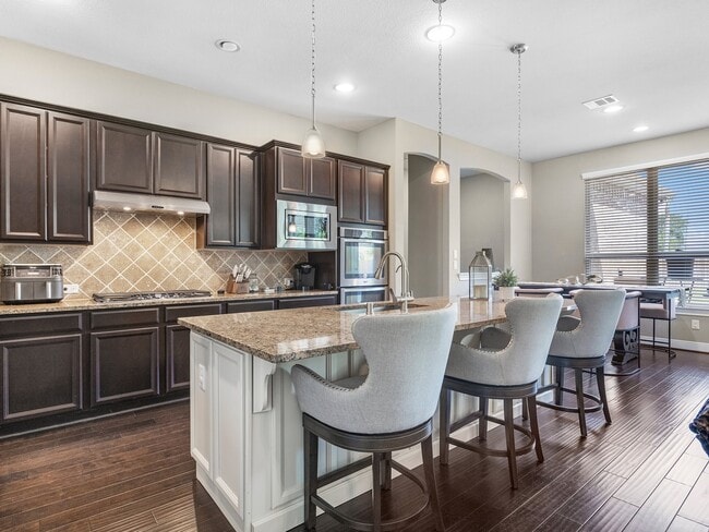 Building Photo - 24910 Meadowthorn Crest Ln