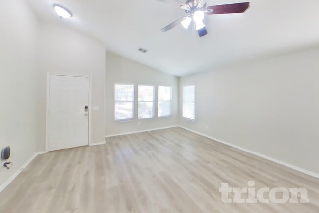 Building Photo - 8529 W Hughes Dr