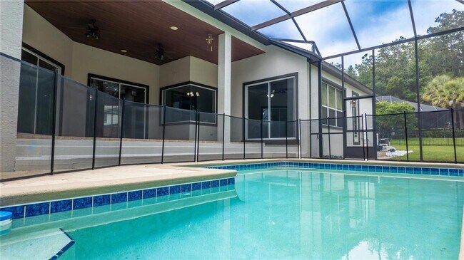 Building Photo - 617 SE 47th Loop