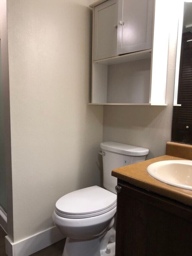 Building Photo - 3 Bed/2bath Single Family Home in Parkwood East