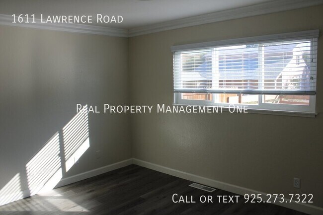 Building Photo - 1611 Lawrence Rd