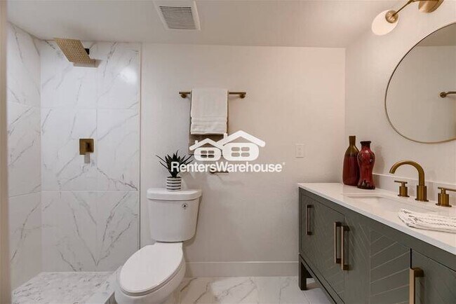 Building Photo - 12-17 MONTH LEASE! Available 7/14! Light A...
