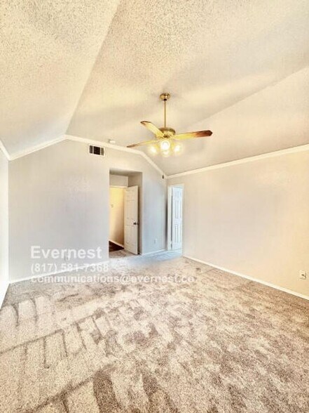Building Photo - 1608 Willow Creek