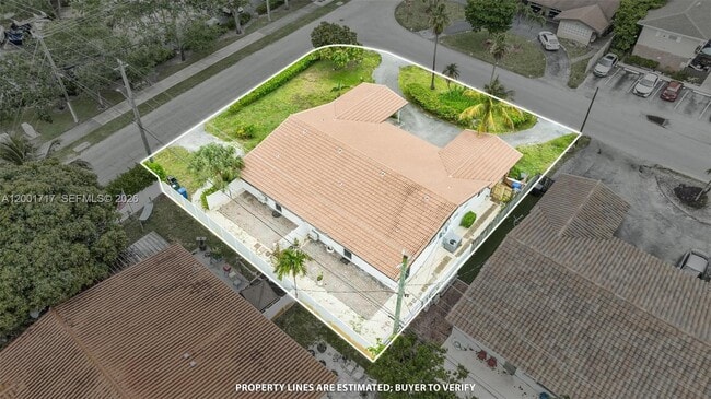 Building Photo - 1611 NE 50th Ct