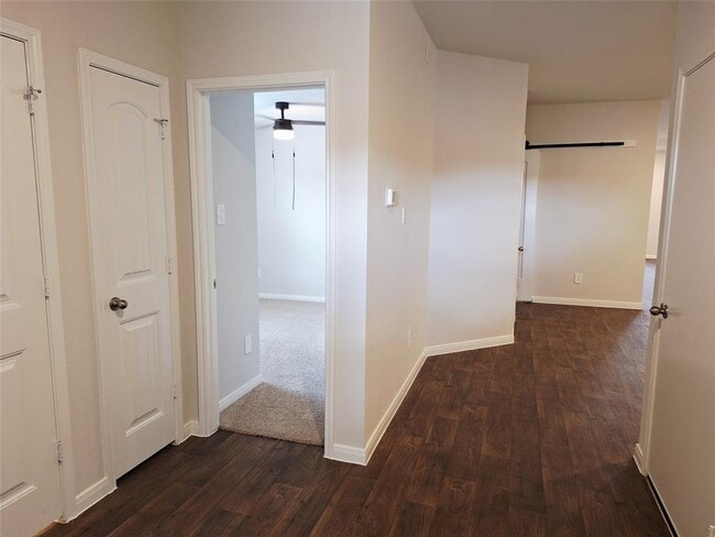 Building Photo - 1327 Camden Ln