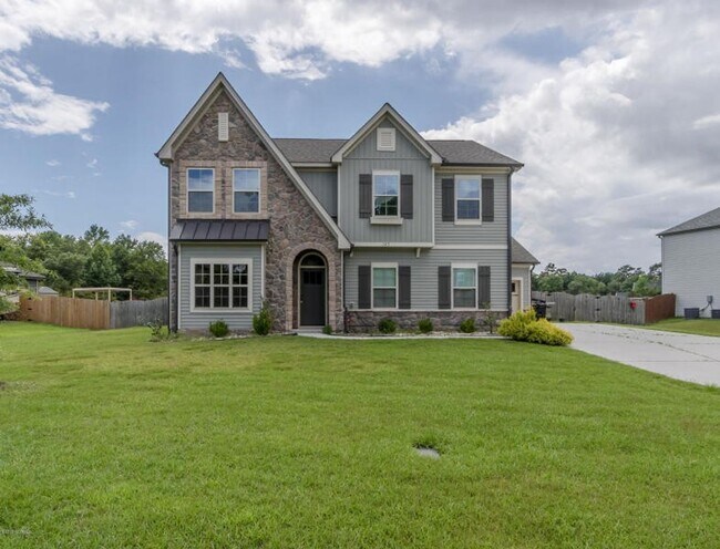 Primary Photo - Beautiful home in great neighborhood!