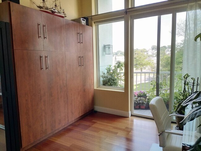 Building Photo - 10 Ocean Ave