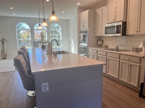 Building Photo - 7977 Independence Dr