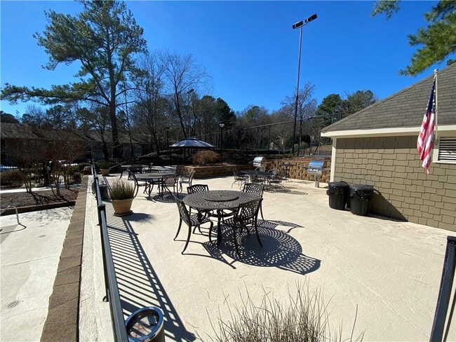 Building Photo - 610 River Mill Cir