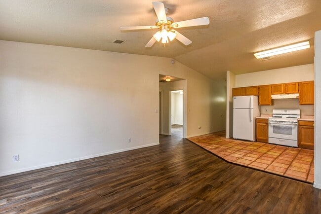 Building Photo - 4701 N Norman Rd