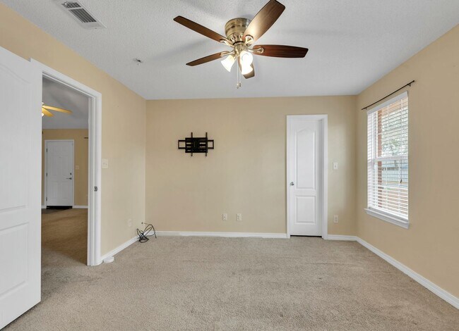 Building Photo - 8959 Gristmill Way