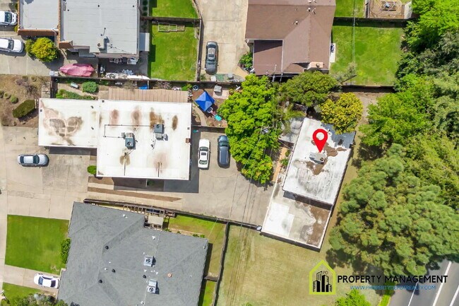 Building Photo - Charming 3-Bed Oasis with 2 Full Baths in Sacramento's Serene Pocket Neighborhood