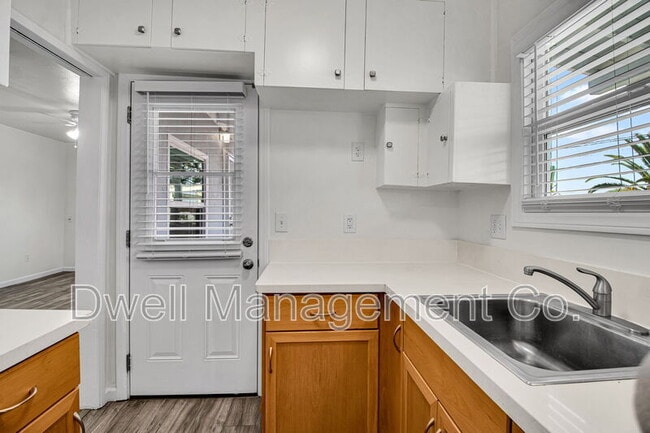 Building Photo - 8075 Lemon Ave