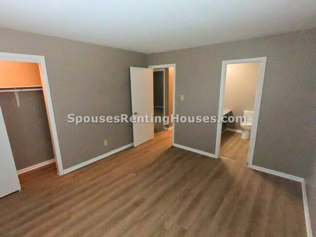 Building Photo - 1948 Dayton Ave