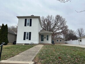 Building Photo - 3 bedroom 1 bathroom House