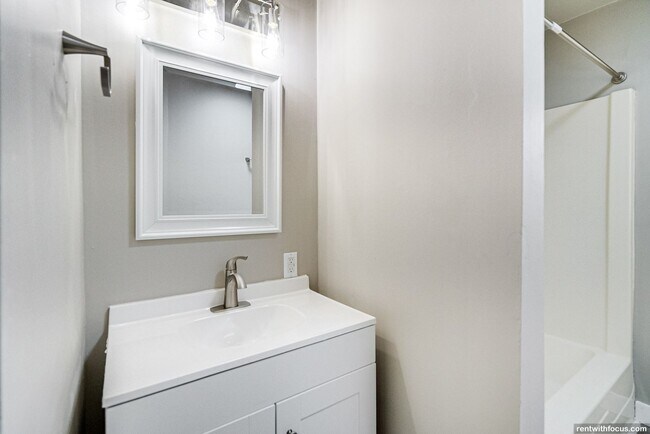 Building Photo - 416 High St