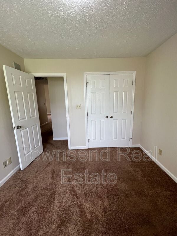 Building Photo - 3031 Kingfisher Dr