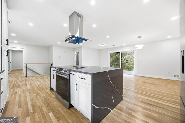 Building Photo - 42 W Belle Isle Rd NE