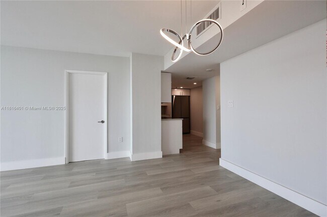 Building Photo - 20515 E Country Club Dr