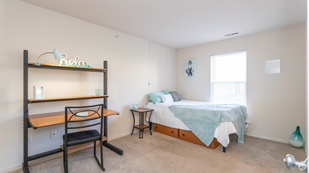 Village at Bluegrass 4300 Collegiate Way Mount Pleasant MI 48858