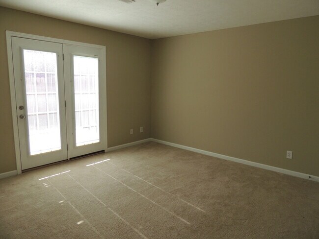 Building Photo - Dream townhouse in the heart of North Knoxville, TN!