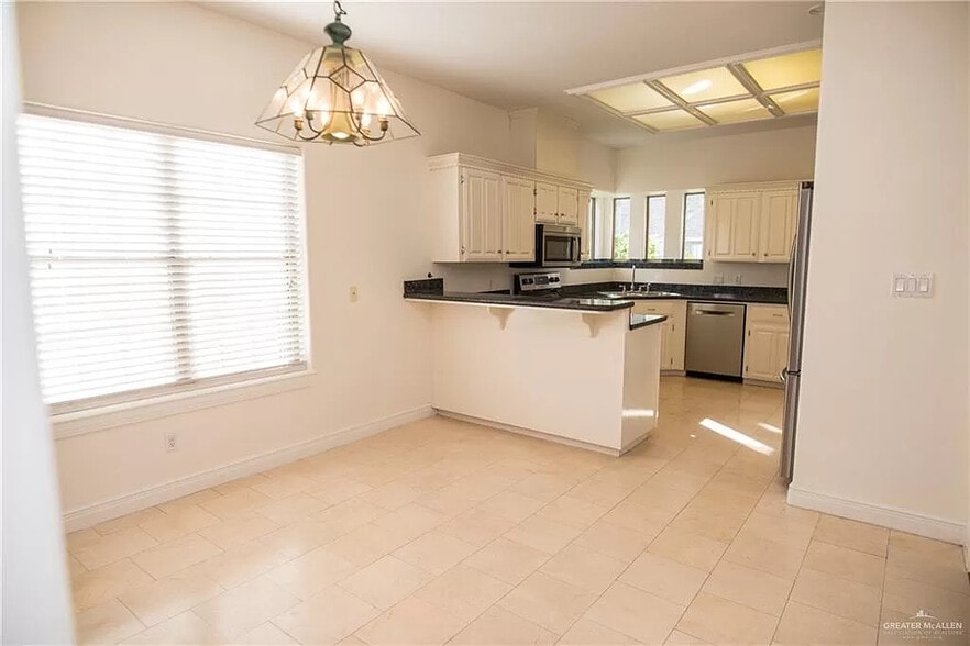 Building Photo - 5917 N Cynthia St