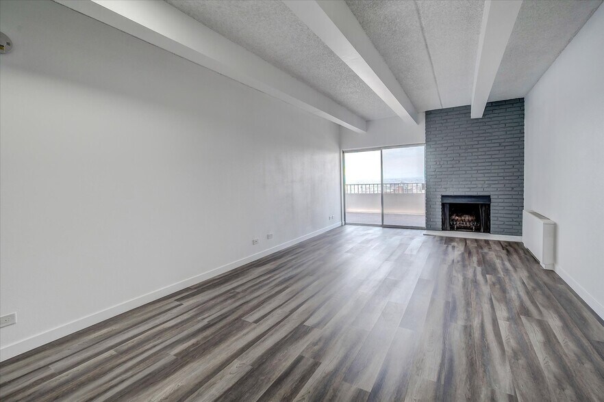 Building Photo - 130 N Pearl St