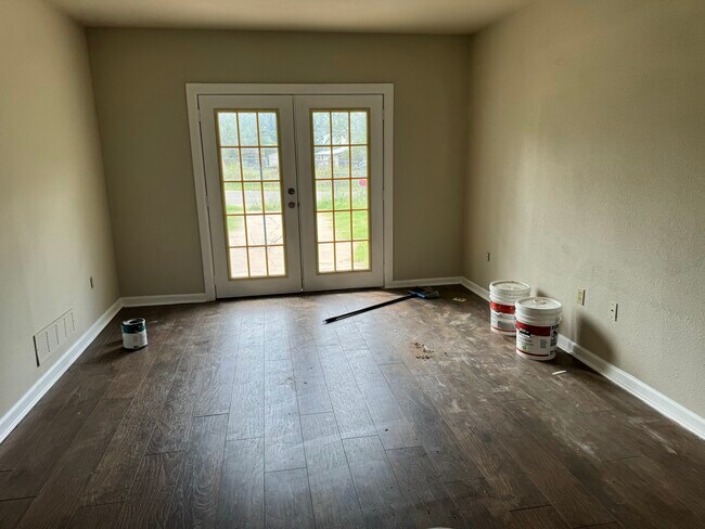 Building Photo - 851 Aspen Ln