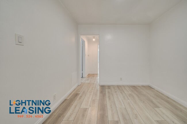Building Photo - 1363 Hauser Blvd