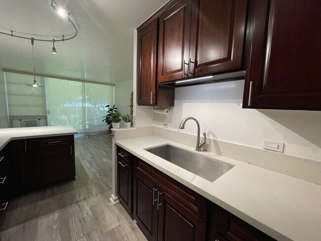 Building Photo - Partly Furnished 2-bedroom, 2-bath condo a...