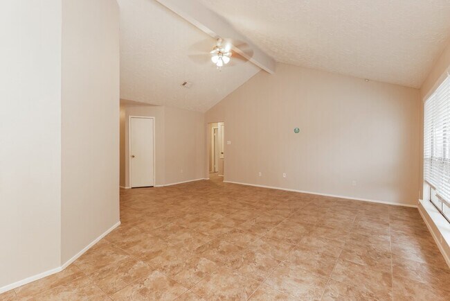 Building Photo - 21002 Ironcrest Ln