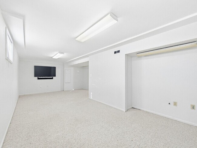 Building Photo - 6213 S Galena Way