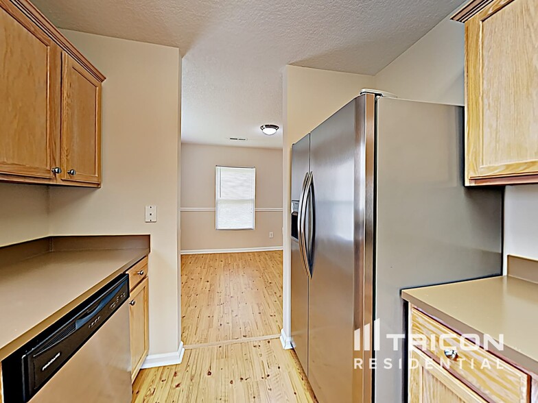 Building Photo - 1782 Red Bird Cir SE
