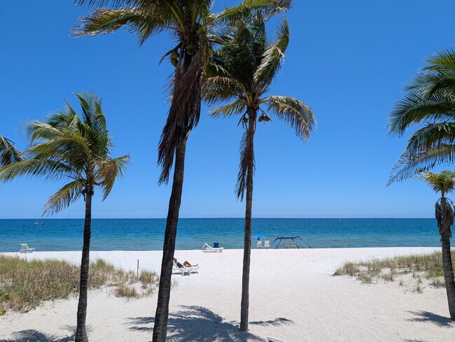 Building Photo - 1370 S Ocean Blvd