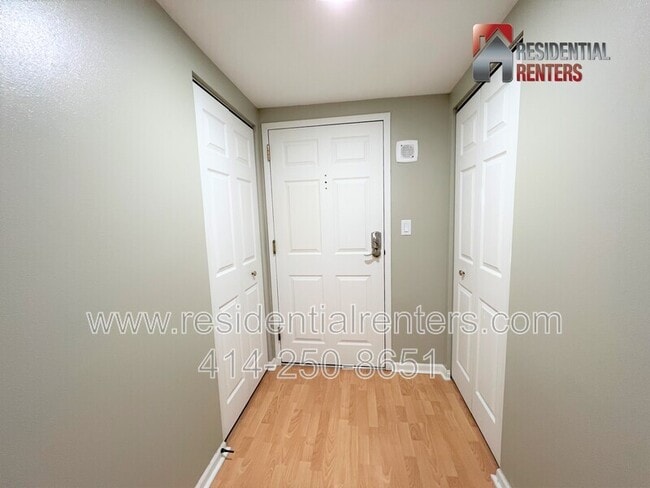 Building Photo - 270 E Highland Ave