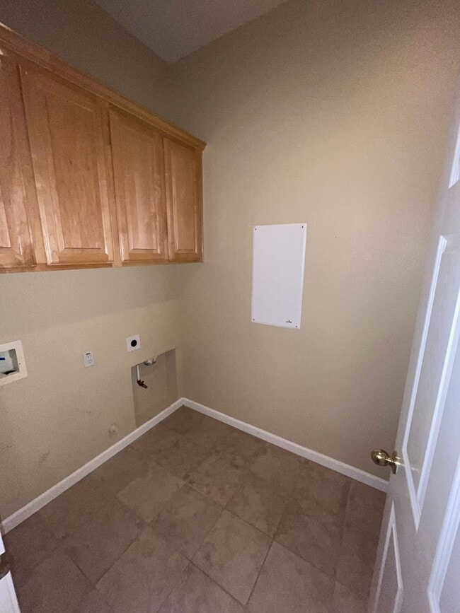 Building Photo - BEAUTIFUL HOME IN WEST ROSEVILLE!!