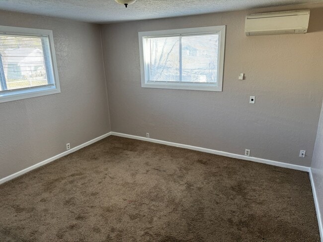 Building Photo - Enjoy living outside of town!