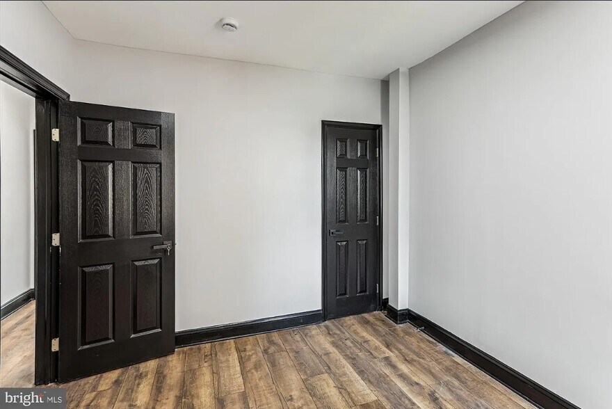 Building Photo - 1820 Walbrook Ave