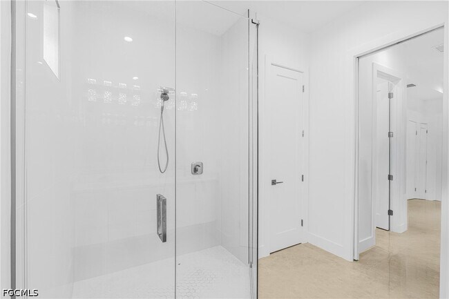 Building Photo - 821 NW 37th Pl