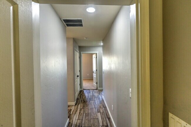 Building Photo - Madera Highlands