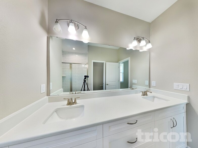 Building Photo - 3476 Longview Ln