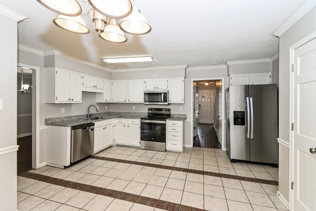 Building Photo - 7381 Peppermill Ln