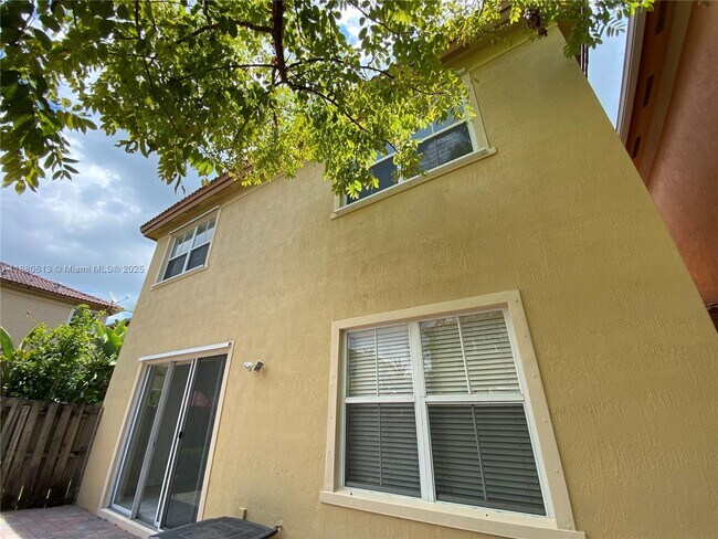 Building Photo - 11005 NW 87th St