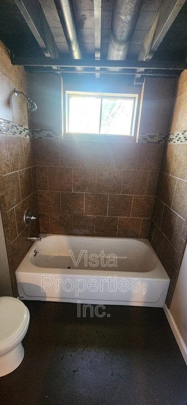 Building Photo - 3412 Winnland Dr