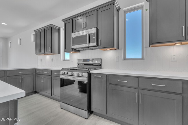 Building Photo - 14936 Hill Ridge Ct