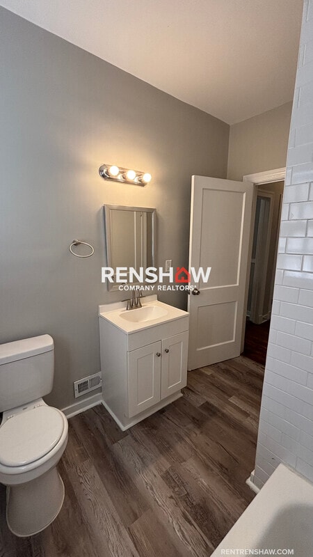 Building Photo - 2377 Jackson Ave