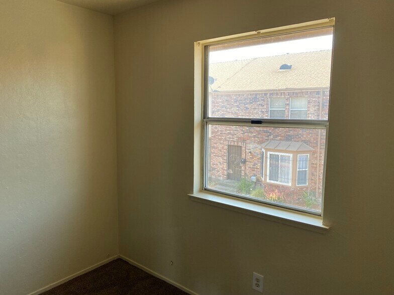 Building Photo - 4223 Weymouth Ln