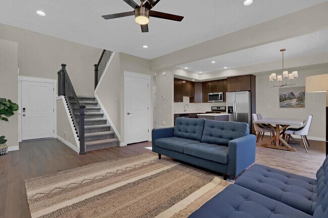Building Photo - 3792 Venice Grove
