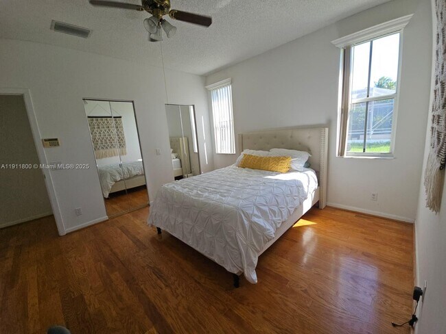 Building Photo - 900 Savannah Falls Dr